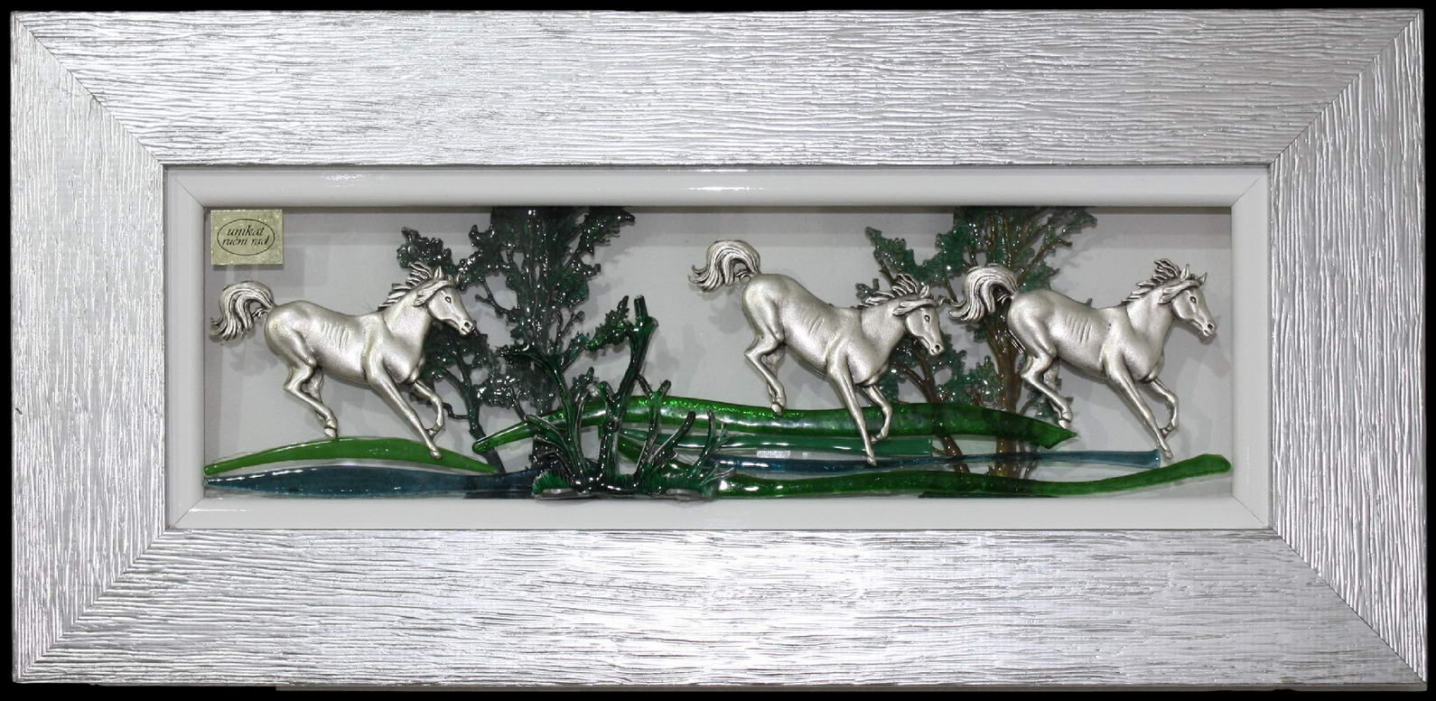 Konji u Srebrnom Okviru