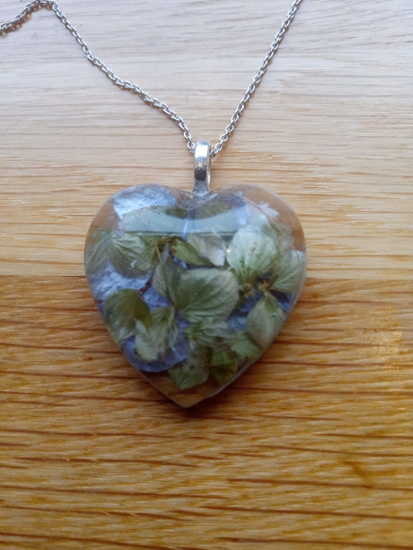 Thumbnail: Large resin flower pendant