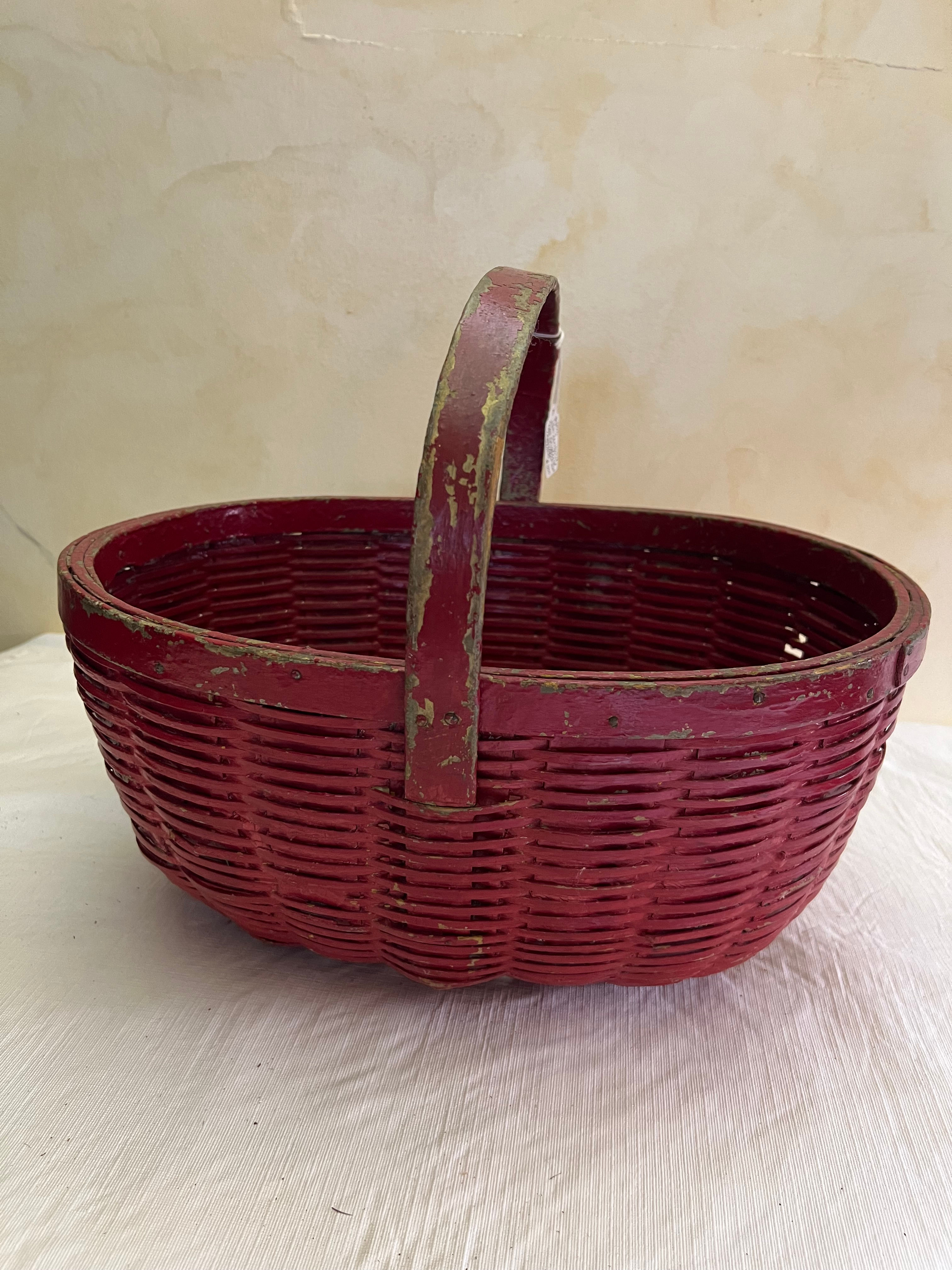 #1053   19th Century New England Nantucket Oval Basket