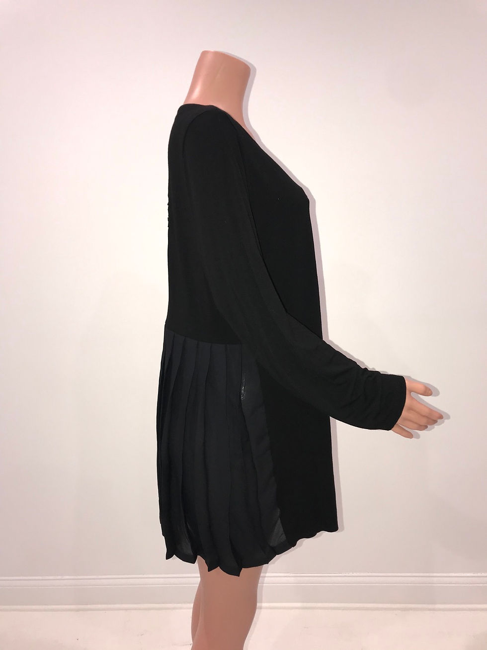 Thumbnail: D & G, L/S Cardigan, Shear Pleated