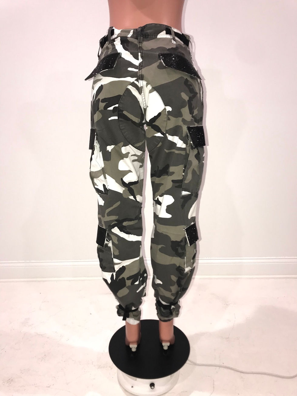 Thumbnail: Ladies GLAMO Pants, Black/Grey Camo Cargo, Black crystal mesh pockets