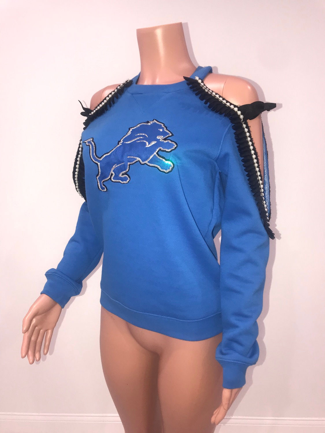 DETROIT LIONS, L/S Open Shoulder Pullover Sweatshirt