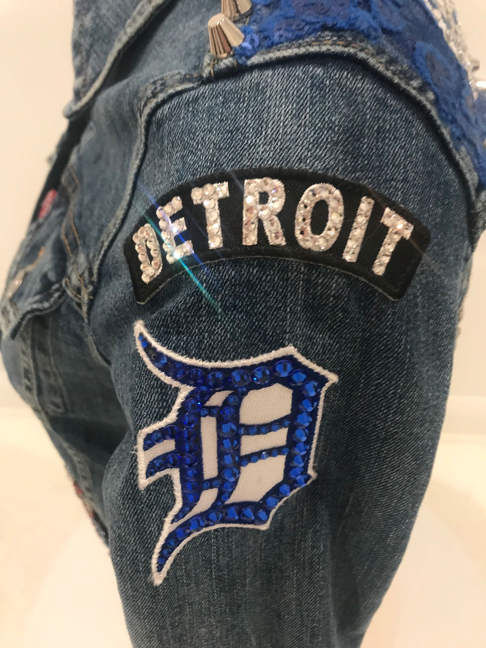 Thumbnail: Ladies Blue Denim Levi's Jacket DETROIT CITY
