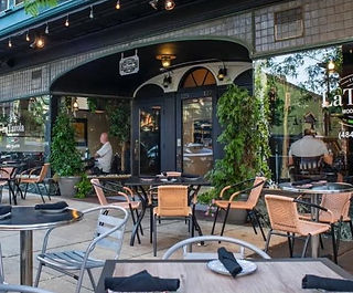 Italian restaurant outdoor seating