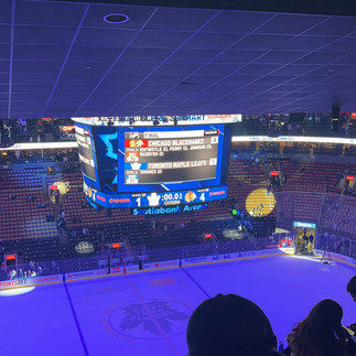 The jumbo-tron at Scotiabank Arena showing the final score between the Chicago Blackhawks Vs. Toronto Maple Leafs (4-1) Along with the goal scorers (Mentioned in article).
