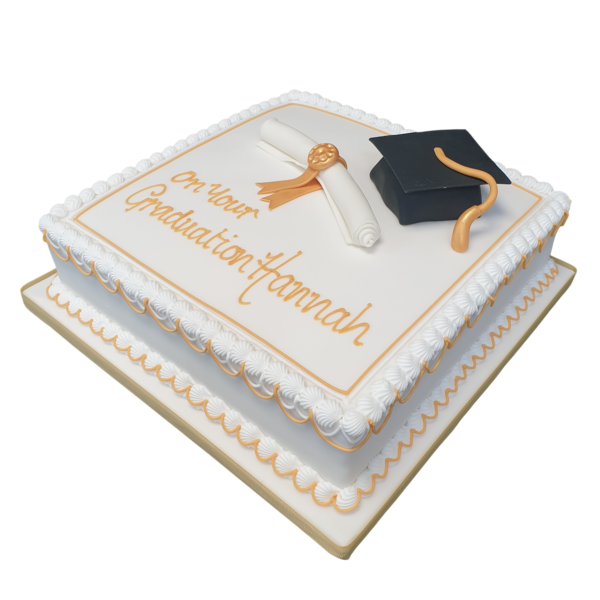 A stylish graduation mortar board and scroll cake, perfect for celebrating academic achievements with a touch of elegance and sophistication.