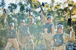 team-paintball-and-portrait-in-celebration-for-wi-2023-11-27-05-04-40-utc_inicio