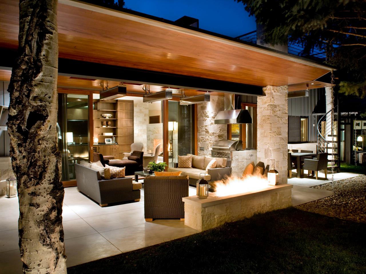 Effective-Outdoor-Kitchen-Designs-with-.