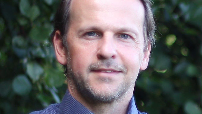 • Kommunikation stärken – klar, wertschätzend und wirksam im Alltag und Beruf
• Selbstreflexion & persönliche Entwicklung – eigene Muster erkennen und verändern
• Entscheidungen treffen & Klarheit gewinnen – gerade in herausfordernden Situationen
• Stress reduzieren & innere Balance finden – gesünder mit Druck umgehen
• Teamcoaching – Zusammenarbeit stärken und gemeinsame Entwicklung gestalten
