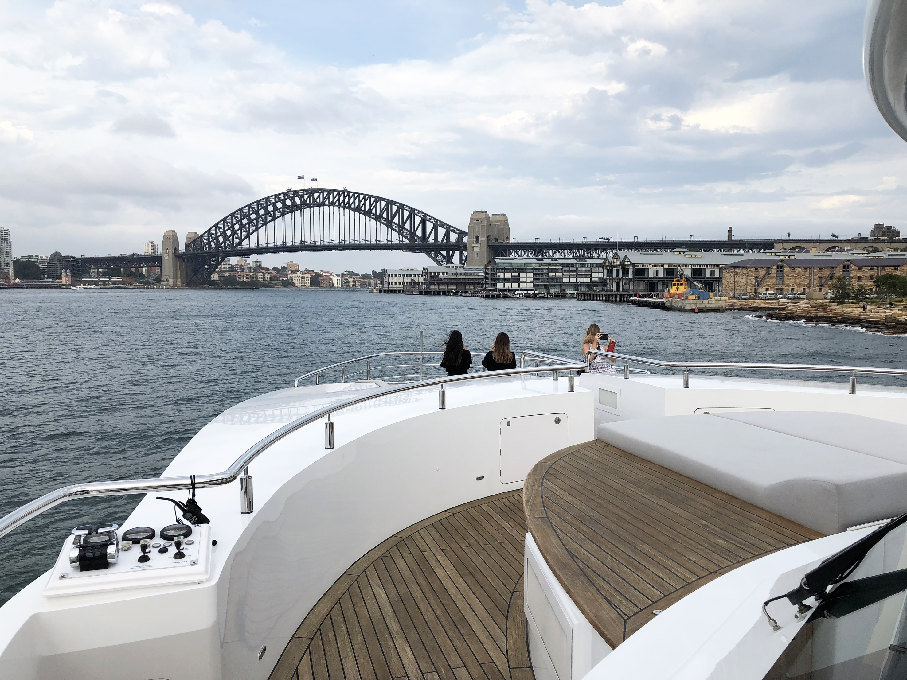 Erin Whitty live Sydney Harbour