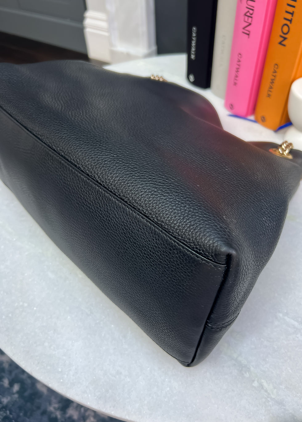 Thumbnail: Gucci Pebbled Calfskin Medium Soho Chain Shoulder Bag Black 308982