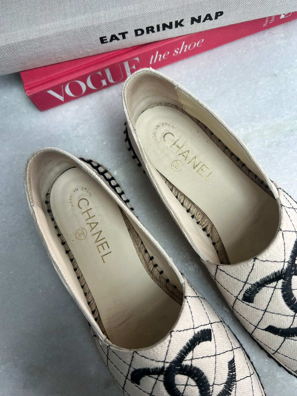 Thumbnail: Chanel Espadrilles Cream and Black - size 39