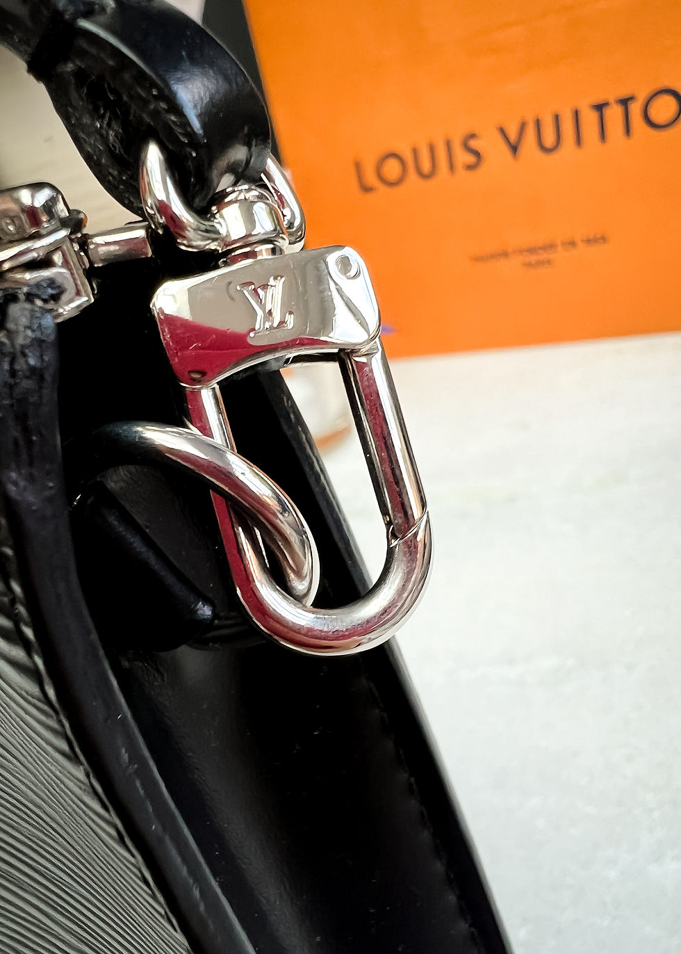 Thumbnail: Louis Vuitton Pochette Accessoires in Black Epi Leather