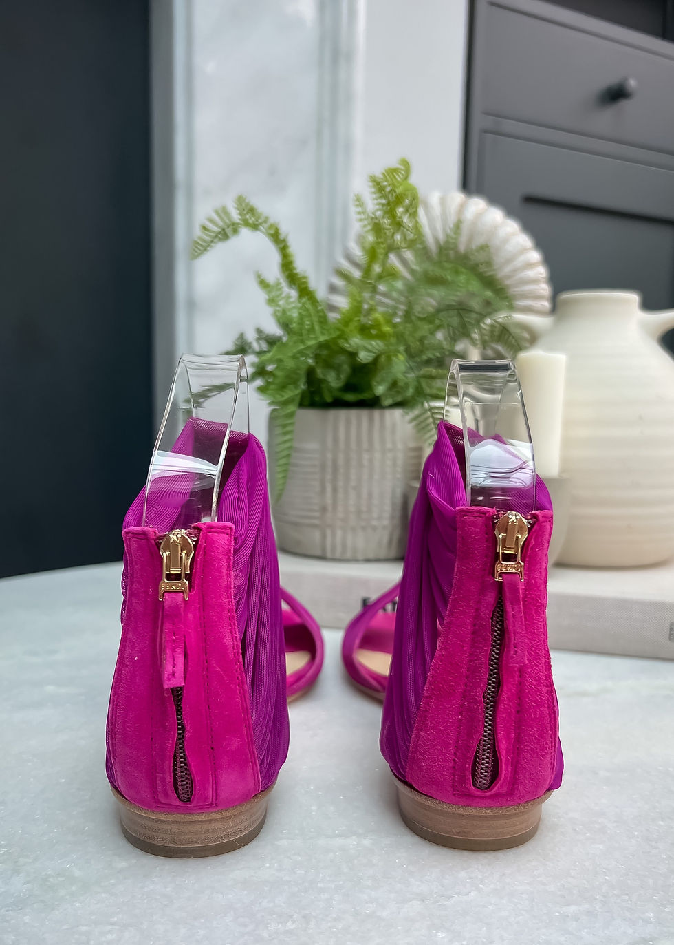 Thumbnail: Fendi Flat Sandals in dark pink - size 36