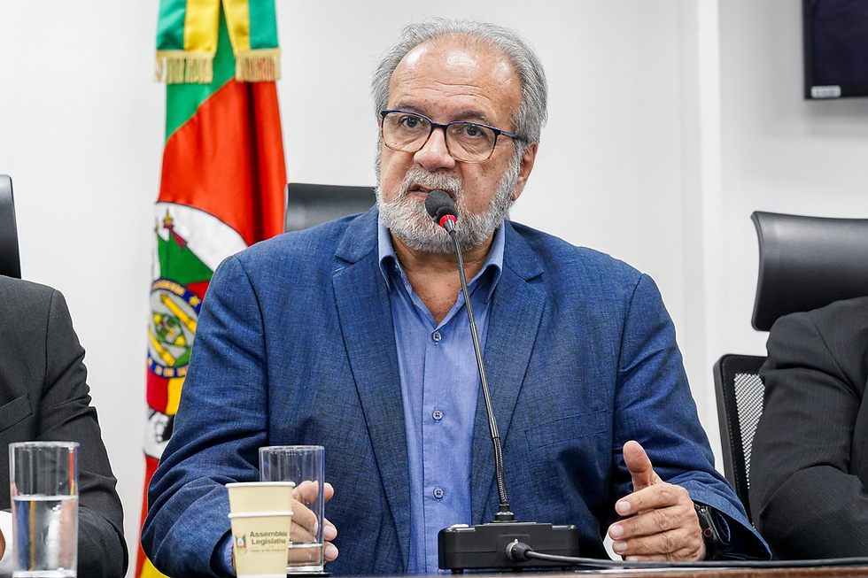 Victorino propõe atenção integral a pessoas com hiperidrose