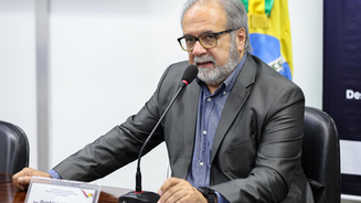 Deputado Victorino propõe o combate ao etarismo