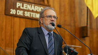 Deputado Victorino propõe valorização e cuidado de educadores