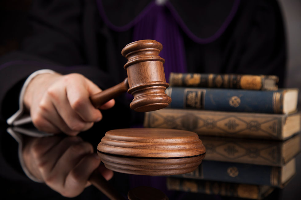 judge stiking the gavel