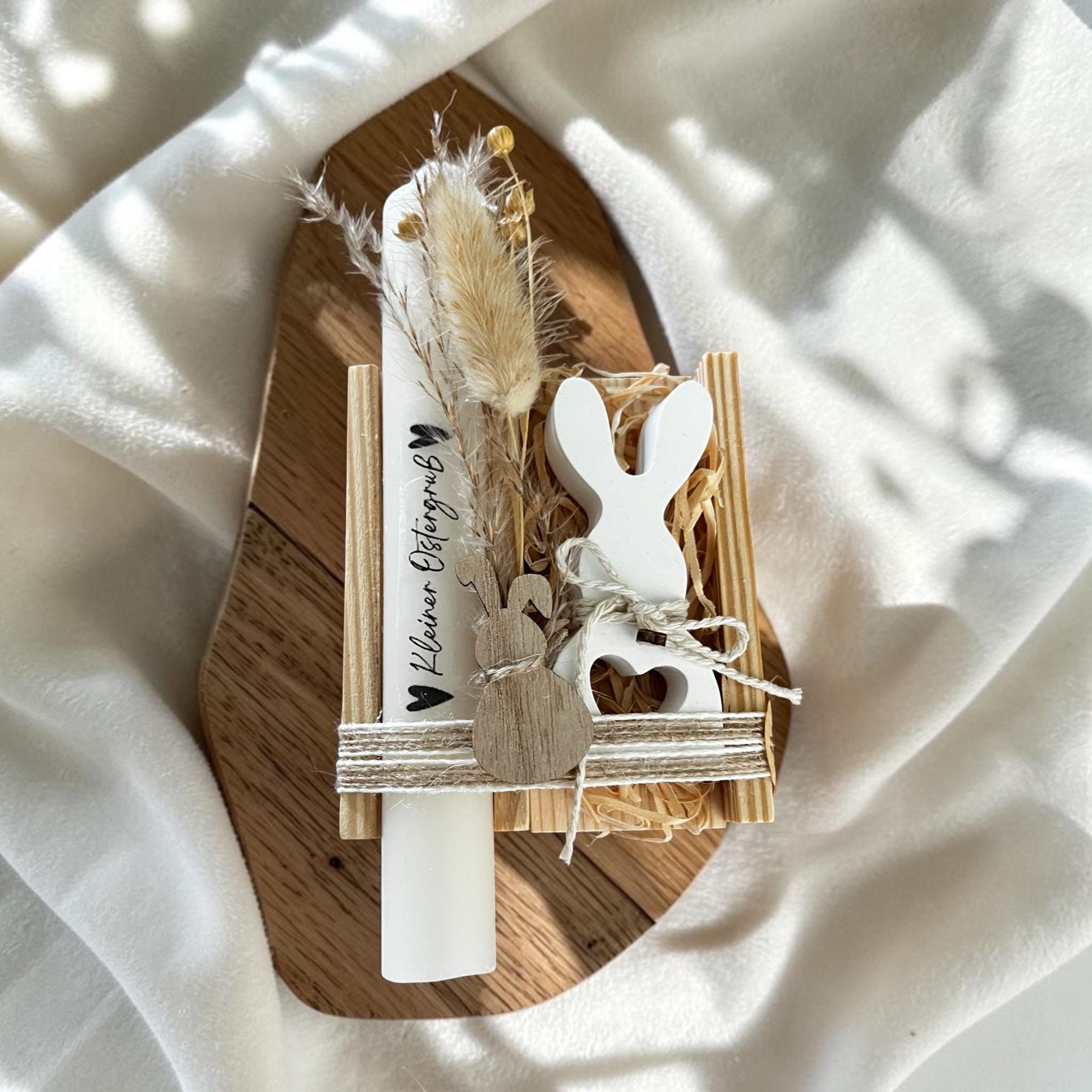 Kerzengeschenk mit Hase und Trockenblumen