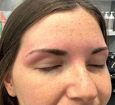 Freshly waxed and shaped eyebrows_edited