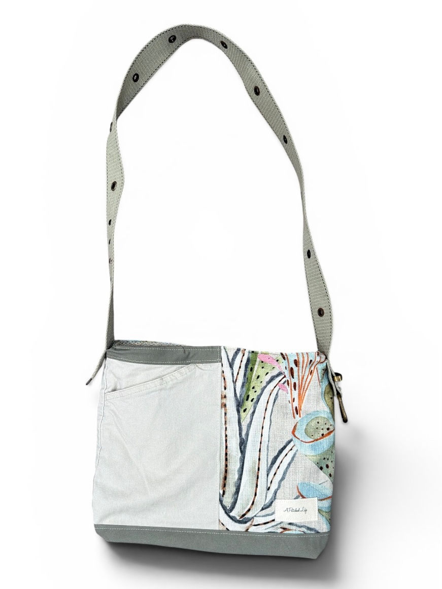Thumbnail: Wildflower Whisper Shoulder Bag