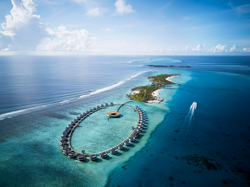 The Ritz-Carlton Maldives, Fari Islands - Aerial Boat ©The Ritz-Carlton Maldives - Blick auf die Ins
