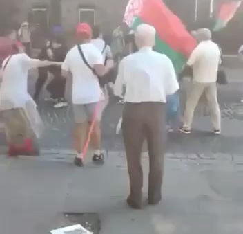 Нападение на мирную акцию у посольства Беларусь/Attack on a peaceful rally near the embassy of Belar