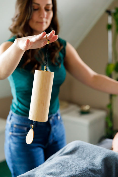 Personal brandingfotografie door Unstockable in Gouda tijdens reiki sessie bij 5 Circles