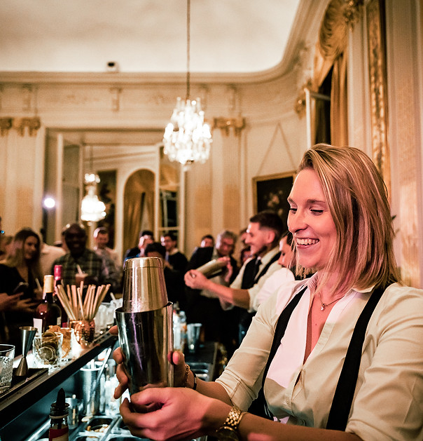 barman jongleur d'un événement privé