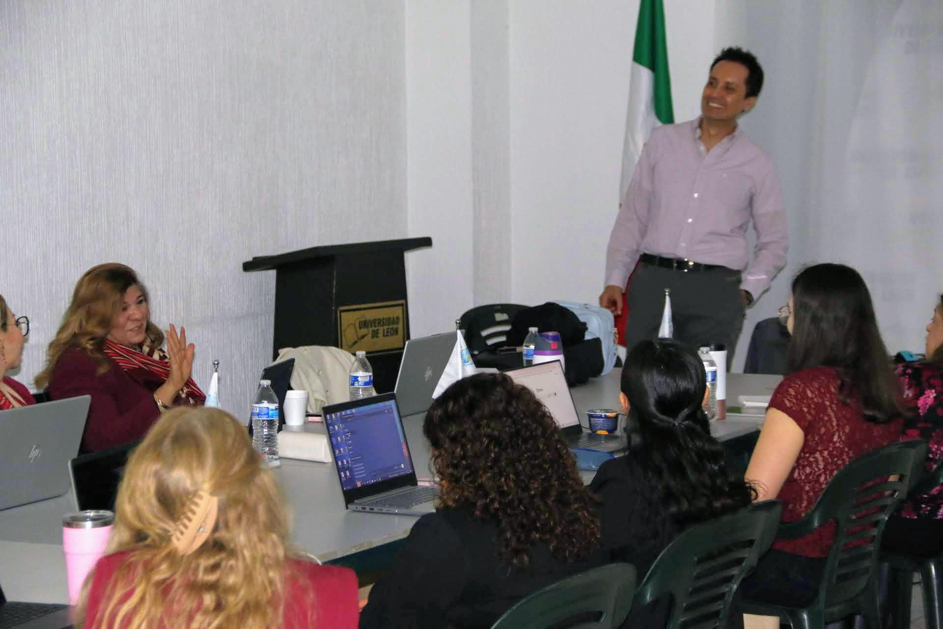 Curso “Herramientas de Inteligencia Artificial para Negocios” con la UIW Campus Bajío para AMEXME MUY. EmprendHEC - Hiper-Productividad para Líderes. Ing. Paulo César Ramírez Silva.