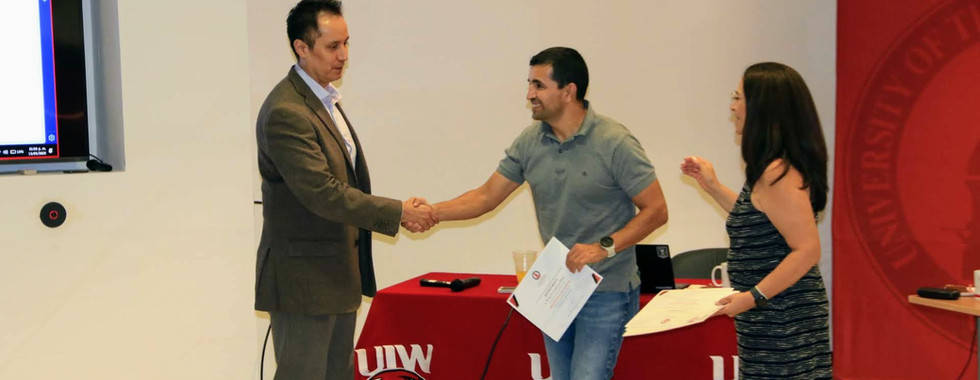Paulo César Ramírez Silva y EmprendHEC concluyen con éxito el Curso IA para los Negocios en la Universidad Incarnate Word (UIW). NPS +94.4 y 4ta generación en proceso.