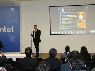Ing. Paulo César Ramírez Silva presentando Tutor-IA.tech en GDC de Intel México. Intel México Top 10 PoC 2025. Proyecto de Impacto. Acelerando México con IA.