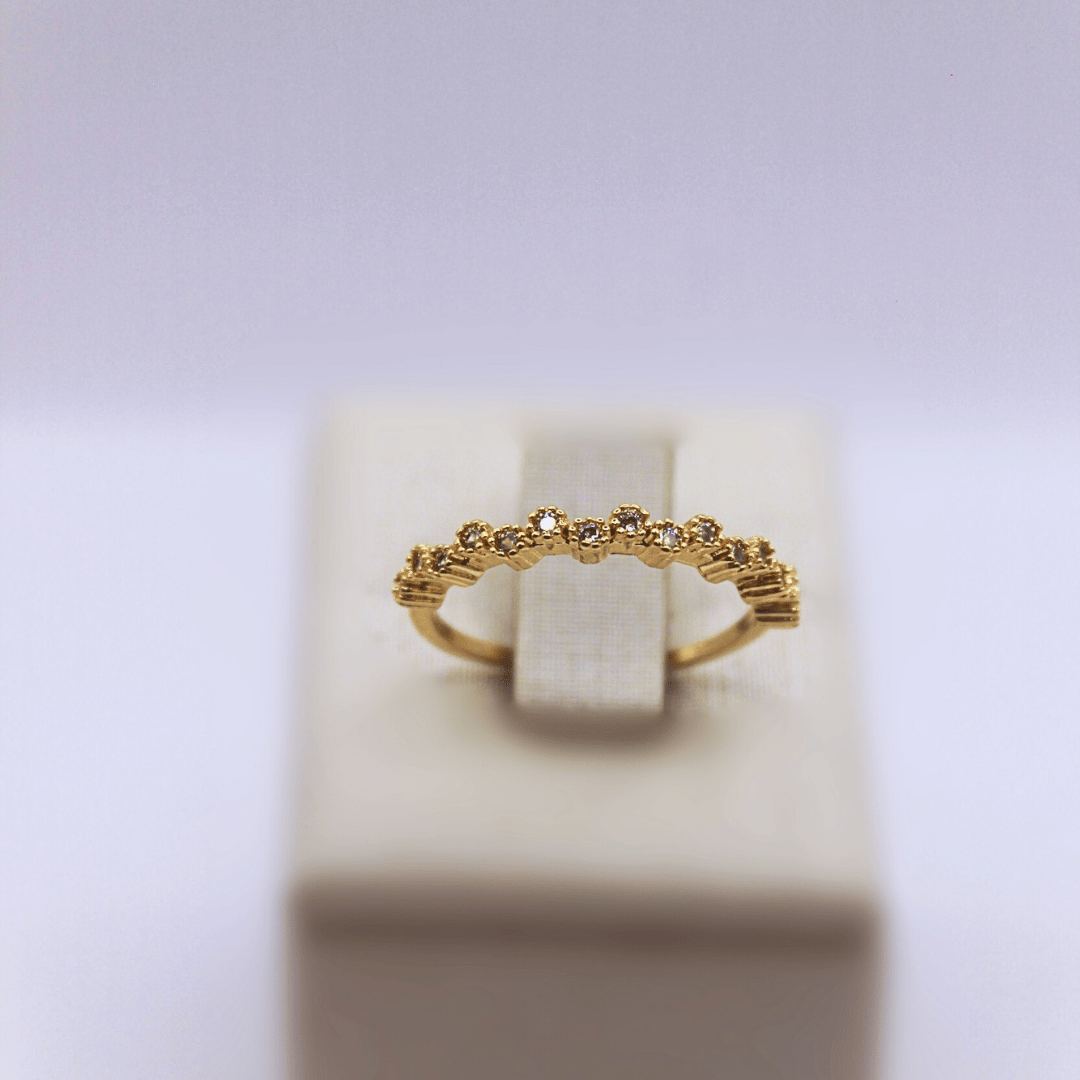 Anel Mini Flor Cravejado Com Zircônias Banhado a Ouro 18K