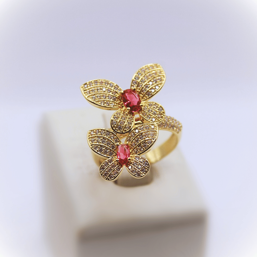 Anel Borboleta Rubi Cravejado Com Micro Zircônias Banhado a Ouro 18K