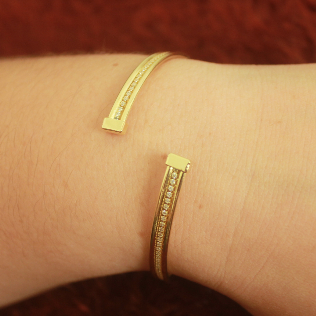 Bracelete Cravejado Com Micro Zircônias Banhado a Ouro 18K