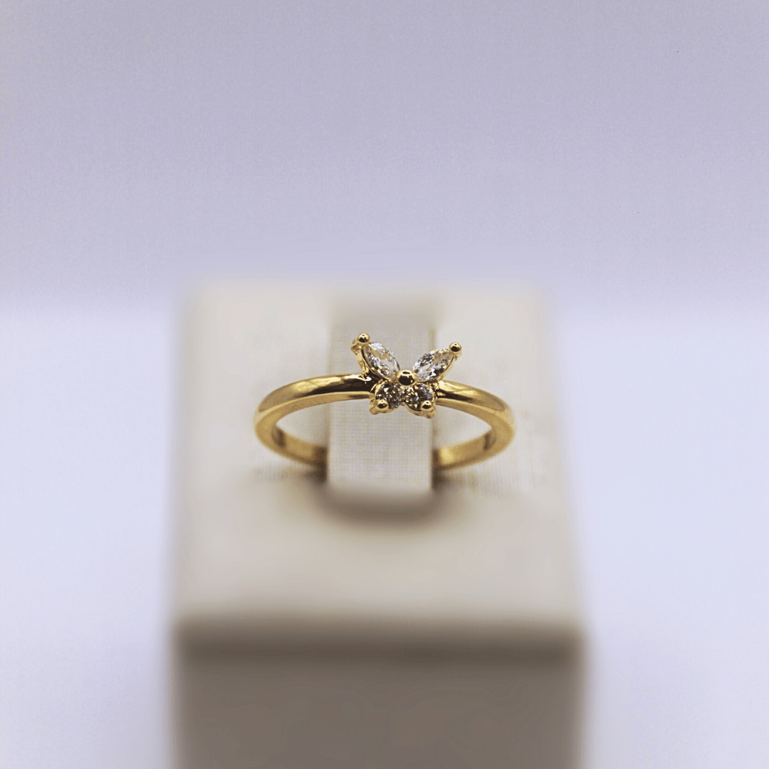 Anel Borboleta Cravejado Com Zircônia Banhado a Ouro 18K