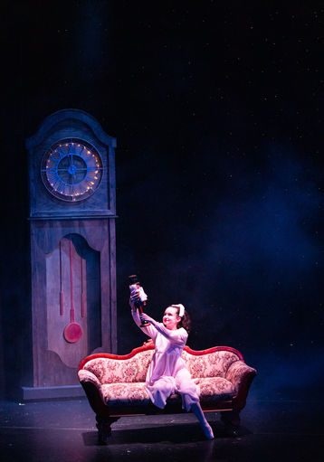 NutcrackerClock.jpg