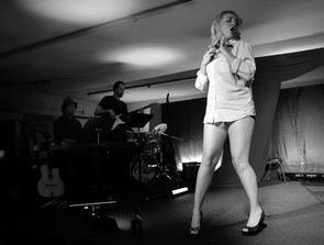 burlesque - 6.jpeg