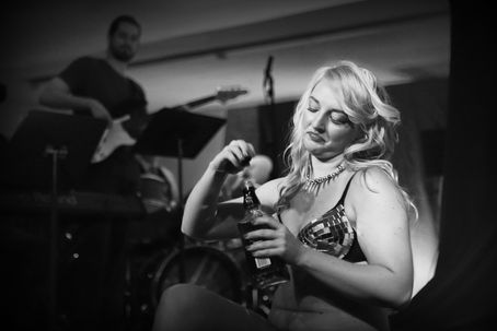 burlesque - 7.jpeg