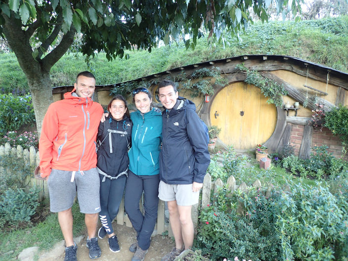 Hobbiton - Waitomo valley J+233/234
