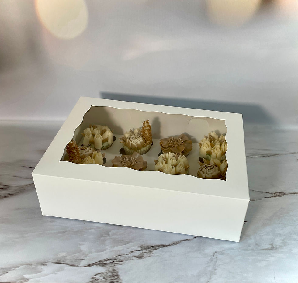 Thumbnail: Majestic Gold Cupcakes