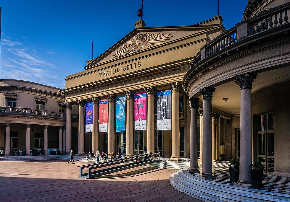 1548px-Teatro_SolÃs_01.jpg