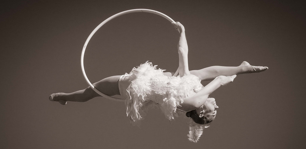 cerceau pole,lollipop, lyra pole, danseuse aérienne