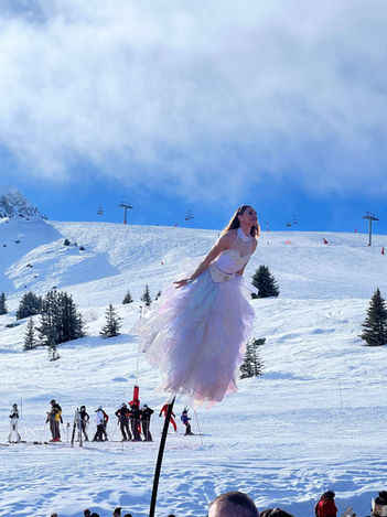 Sway pole artiste, Courchevel, St Tropez, Marseille, show aérien, danse aérienne