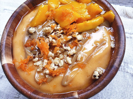 Carrot Cake Smoothie Bowl
