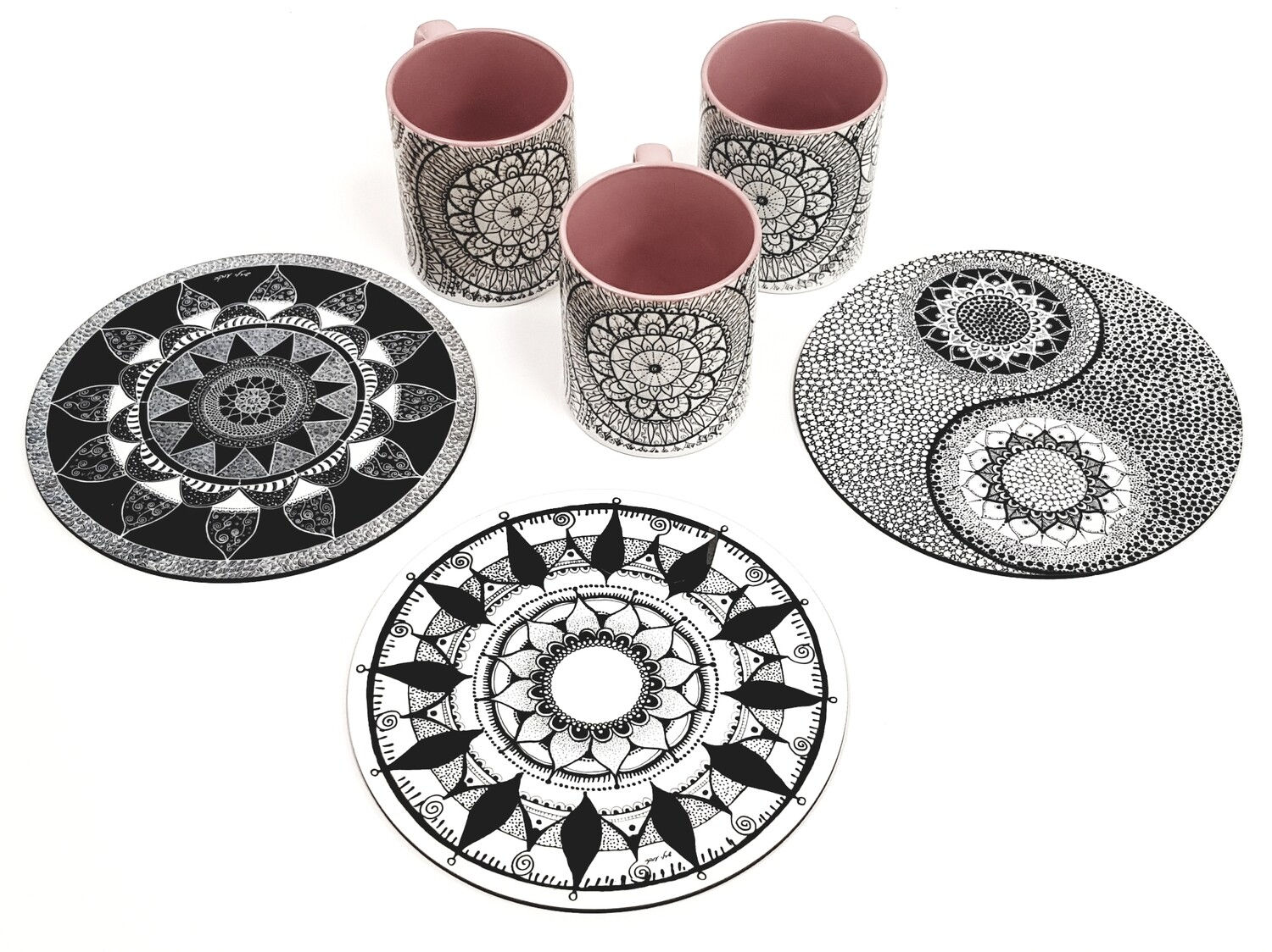 אריזת שי שחור לבן תחתיות וכוסות