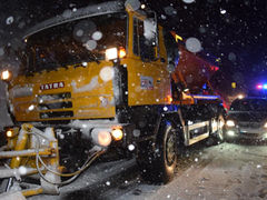 VIDEO Snehová fujavica sužovala vodičov na cestách