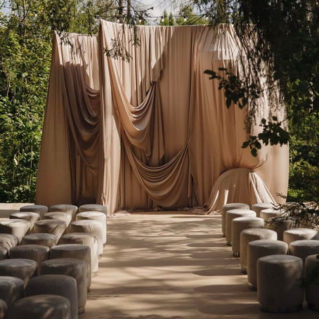 2025 and 2026 Wedding Trends for an Incredible Celebration: Stunning Wedding Cakes, Floral Décor, Silver Trays, and Much More.