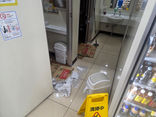 大館市のコンビニさんでトイレの床が水浸しで緊急対応