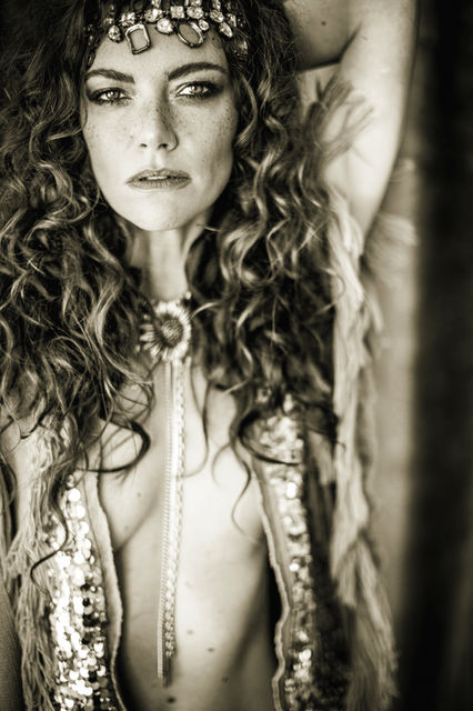 Photographie artistique femme noir et blanc 